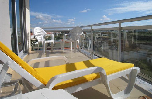 Sao Martinho do Porto Apartment | Modern 2 Bed with Large Balconies - Pool & Sea views, Sun all day