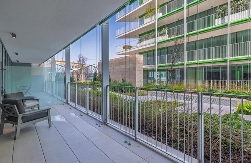 Marvila Apartment | Modern 2BDR Apartment with Garage by LovelyStay