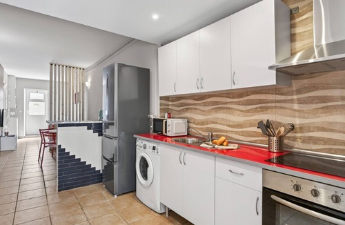 Cavacos Apartment | Modern 2Bdr House in Quarteira by LovelyStay