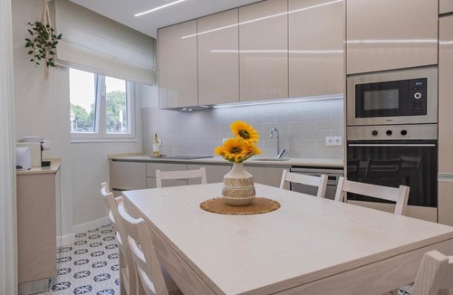 Parque das Nacoes Apartment | Modern 2BR Apt with Patio & AC - 0E