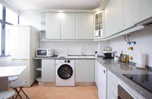 Faro Apartment | Modern 3-Bedroom Retreat in. Faro’s City Center