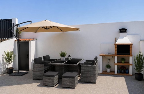 Vieira de Leiria Apartment | Modern apartment with free parking right by the beach