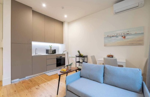 Oliveira do Castelo Apartment | Modern & Cozy Flat by HostWise