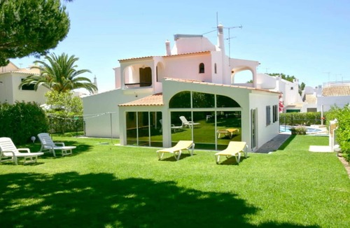 Quarteira Villa | Modern Holiday Home in Quarteira With Swimming Pool