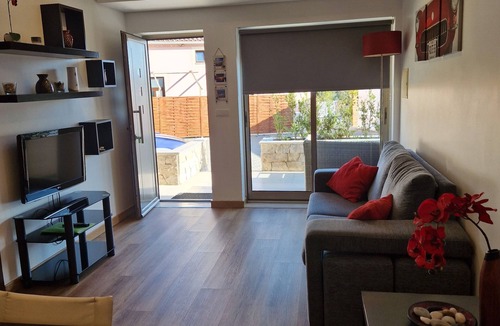 Foz do Arelho House | Modern house in Foz fo Arelho less than 5 minute walk to the beach.