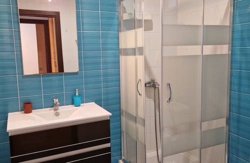 Foz do Arelho House | Modern house in Foz fo Arelho less than 5 minute walk to the beach.