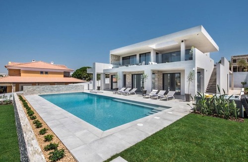 Porto de Mos Villa | Modern Luxury Algarve Villa near Lagos