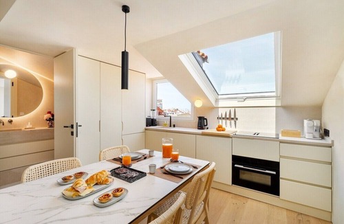 Beato Apartment | Modern Studio for Easy Everyday Living