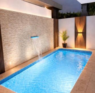 Seixal Villa | Modern Villa near Lisbon & Beaches with Heated Pool
