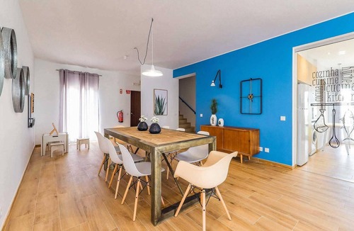 Vale de Carro Villa | Modern villa, short drive to restaurants and shops