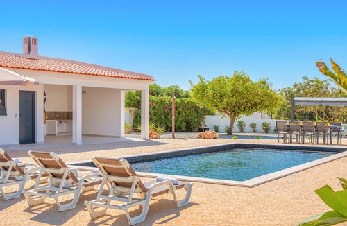 Albufeira Villa | Modern Villa w/Heatable Pool in Albufeira