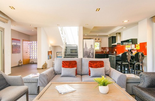 Albufeira Villa | Modern villa with private pool and BBQ
