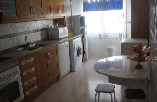 Samouco Apartment | "MOINHO" Entire 3 Bedroom Apartment own suite with private WC Near Lisbon by car