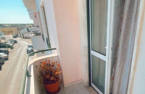 Samouco Apartment | "MOINHO" Entire 3 Bedroom Apartment own suite with private WC Near Lisbon by car