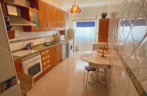 Samouco Apartment | "MOINHO" Entirely 3 Bedroom Apartment own suite & private wc Near Lisbon by car
