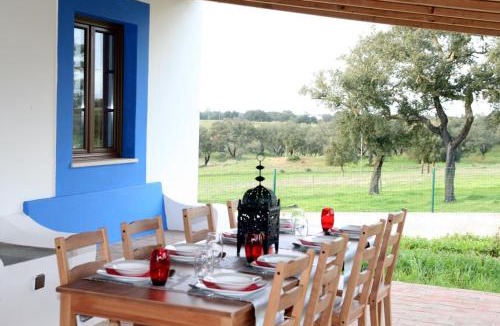 Bicos Villa | Monte Azul - Casas de Campo do Junqueirinho