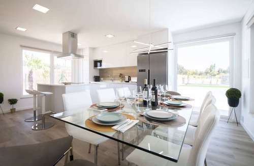 Grandola Villa | Monte Calmaria by Estilo Lusitano, with private pool and Jacuzzi