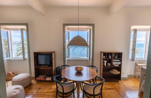 Estoril Apartment | Monte Estoril Train Station - Seaside Apartment