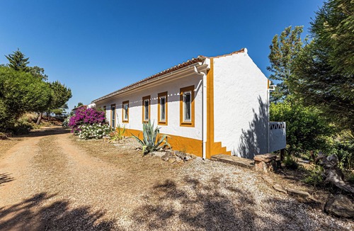 Reliquias Cottage | Monte Labarito - Casa Petra - Country House 30' away from the beach.