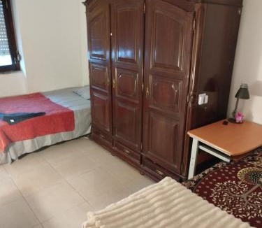 Palhais House | Montijo sharing and personal room available overnight stay