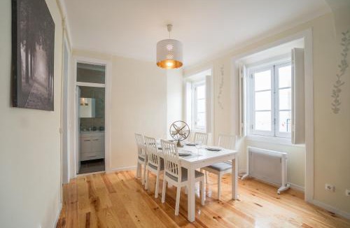 Socorro Apartment | Mouraria 2 Bedroom Apartment