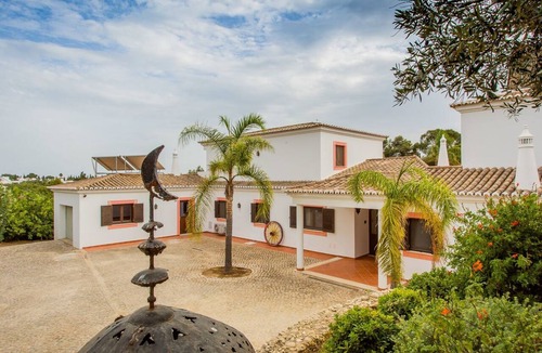 Vale de Centianes House | Mouraria, beeindruckende Villa im maurischen Stil by Interhome