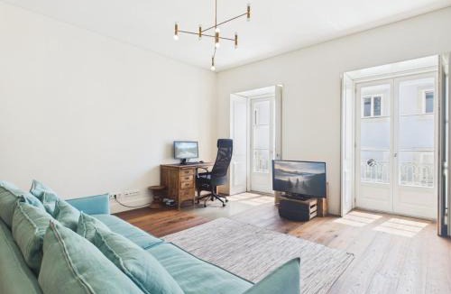 Alfama Apartment | Mouraria Flat · Pool, Gym, Parking, Elevator & A/C | By Airnest