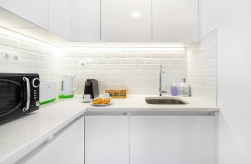 Mouraria Apartment | Mouraria Modern Living w/breathtaking views | AC