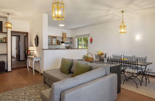 Sao Vicente House | Nates House – Two-bedroom house with garden