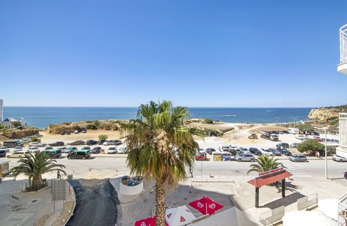 Armacao de Pera Apartment | Nau Bérrio 3ºD Apartment – Sea View, Pool, Air Conditioning, Wi-Fi