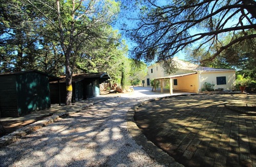 Porches Villa | Near Beaches,Golf Courses,WaterParks,Heated Pool,Easy access to Motorway .