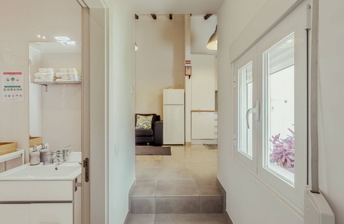 Alges House | Nette Wohnung mit Kleinem gemeinsamem Pool by Interhome