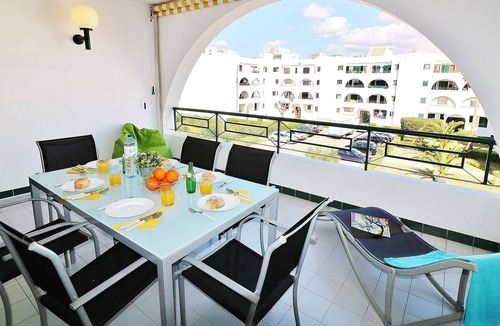 Vale de Parra Apartment | New Apt, Spacious, Peaceful, Clean, Beach & Golf at Doorstep
