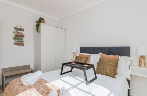 Ameijeira Bed & Breakfast | New Dawn's Guesthouse - Luz