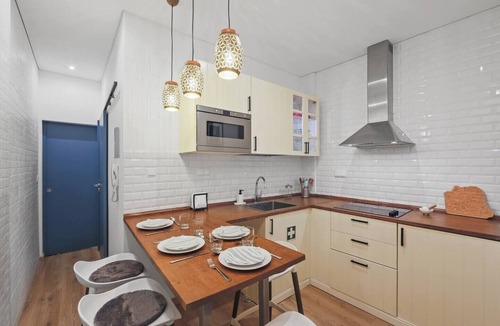 Sao Paulo Condo | Newly Renovated! 1BR/1BA flat in Old Lisbon