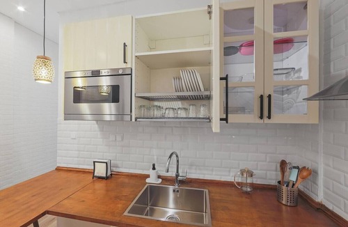 Sao Paulo Condo | Newly Renovated! 1BR/1BA flat in Old Lisbon