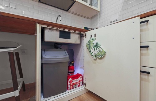 Sao Paulo Condo | Newly Renovated! 1BR/1BA flat in Old Lisbon