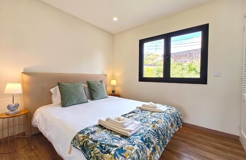 Caloura House | O Nosso Refúgio