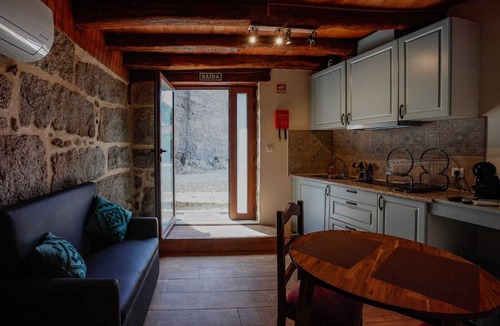 Melgaco Cottage | O Palheiro by CVL