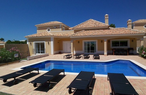 Sesmarias Villa | Oasis Stunning Modern Luxury beach Villa .