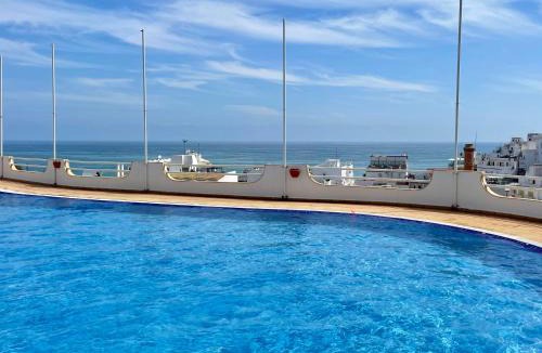 Albufeira Apartment | Ocean Balcony