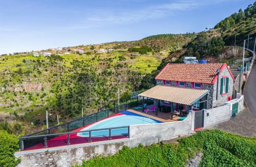 Faja da Ovelha House | Ocean Panorama House by Homie