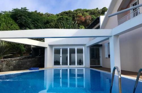 Capelo Apartment | Ocean T1 Vista Mar e Piscina em Varadouro Faial