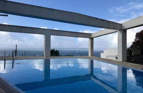 Capelo Apartment | Ocean T1 Vista Mar e Piscina em Varadouro Faial
