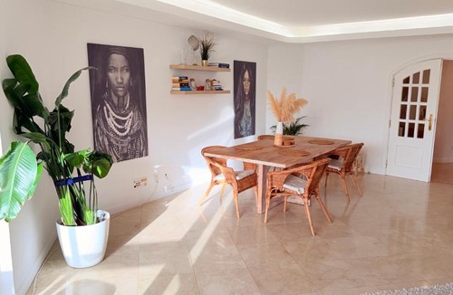 Cascais Apartment | Oceanfront 2 bedrooms apartment with swimming pool & garage