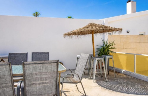 Oeiras House | Oeiras Beach House - 5BR - Sleeps 10 Near Lisbon & Cascais