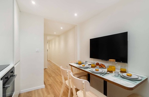 Bairro Alto Apartment | Old Town Flat with a Modern Touch