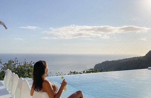 Tabua Villa | Old Wine Villa
