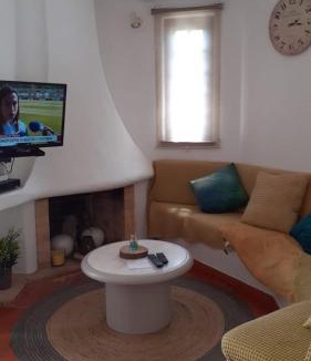 Alpouvar Apartment | Oliver