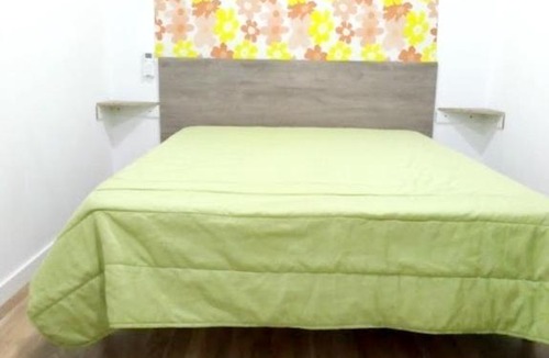 Silves House | One bedroom bungalow with shared pool enclosed garden and wifi at Silves